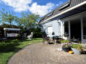 Holiday home with a sauna near the Noordwijk Beach
